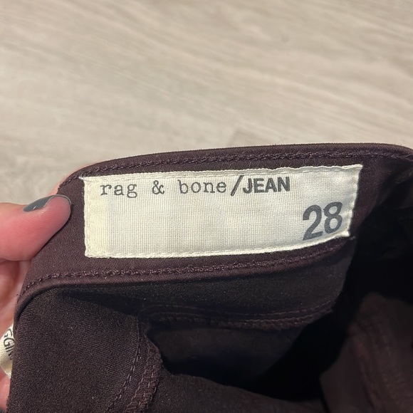 Rag & Bone The Legging Jeans in Mulberry - Picture 4 of 6